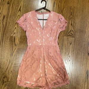 XS Francesca’s Pink Lace Short Cap Sleeved Romper - Worn 5ish times